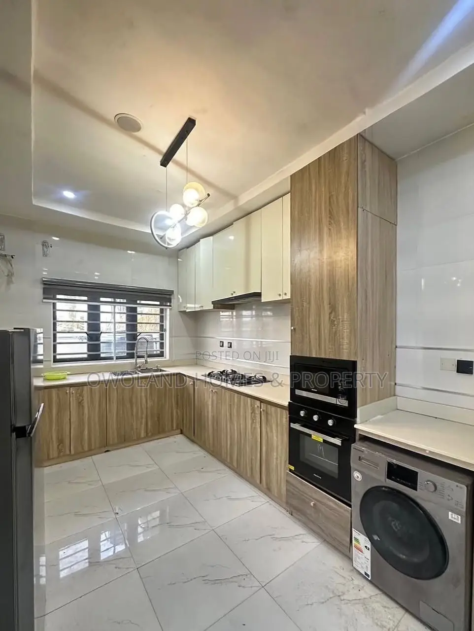 4bdrm Duplex in Chevron Estate for rent in Chevron