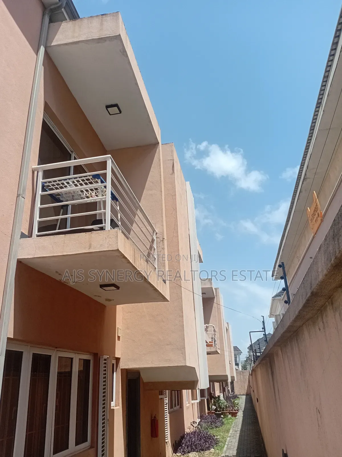 2bdrm Apartment in Agungi for rent in Agungi