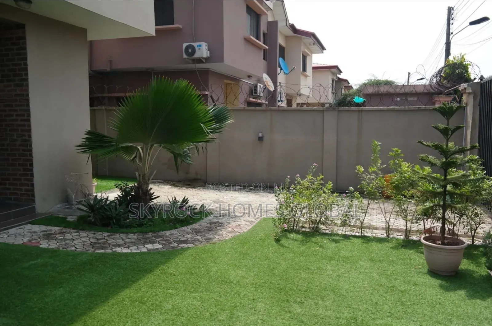 4bdrm Duplex in Femi Okunu, Jakande for sale in Jakande