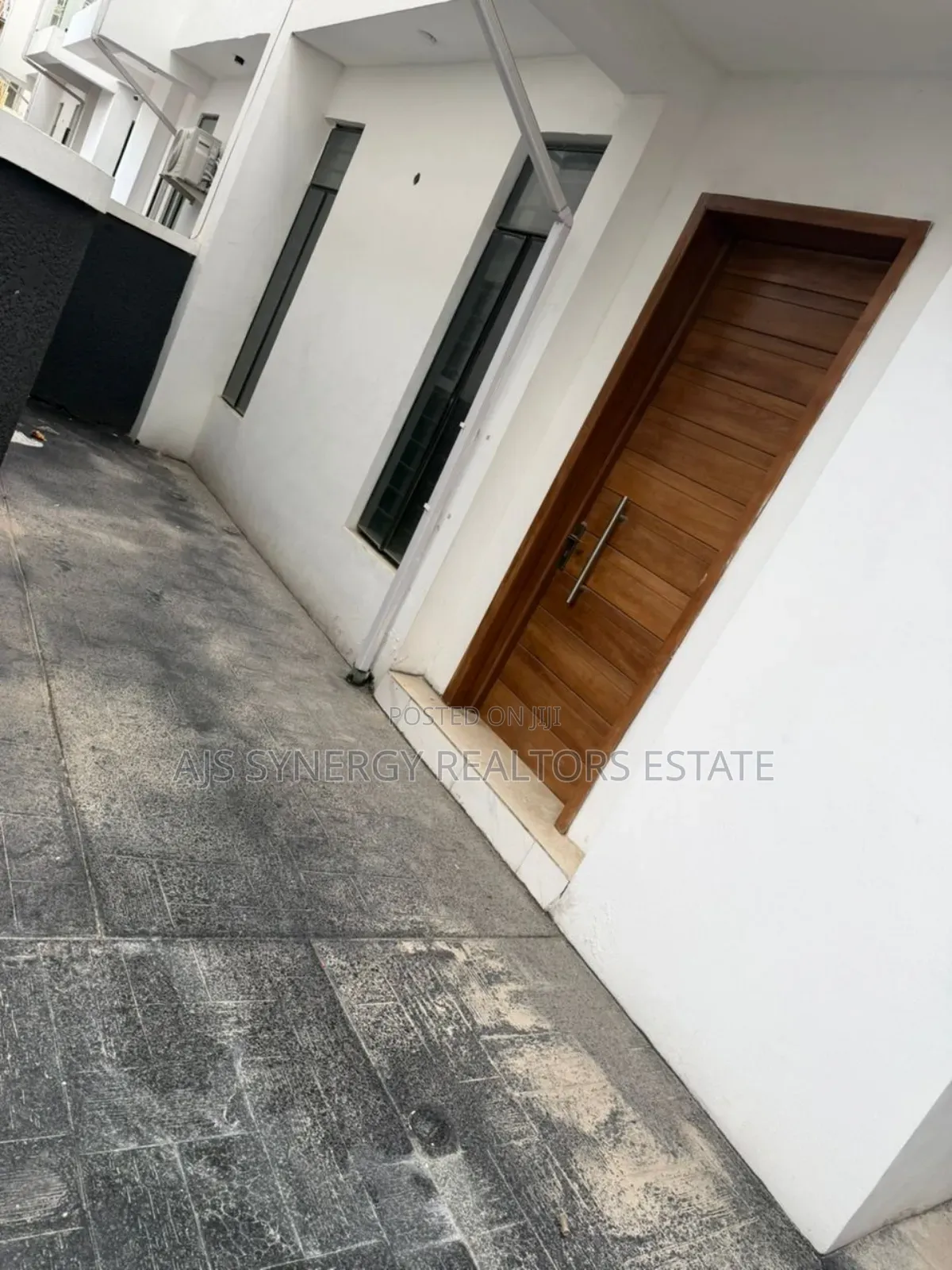 4bdrm Duplex in Ikota for rent in Ikota