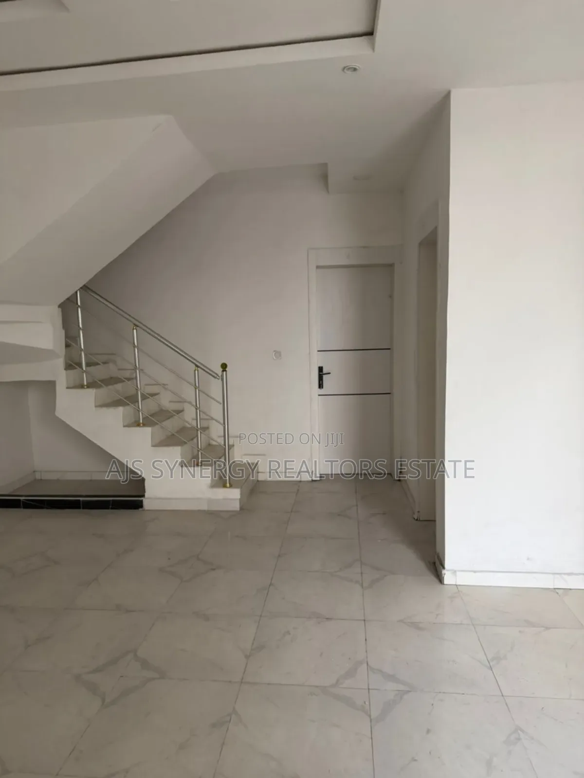 4bdrm Duplex in Ikota for rent in Ikota