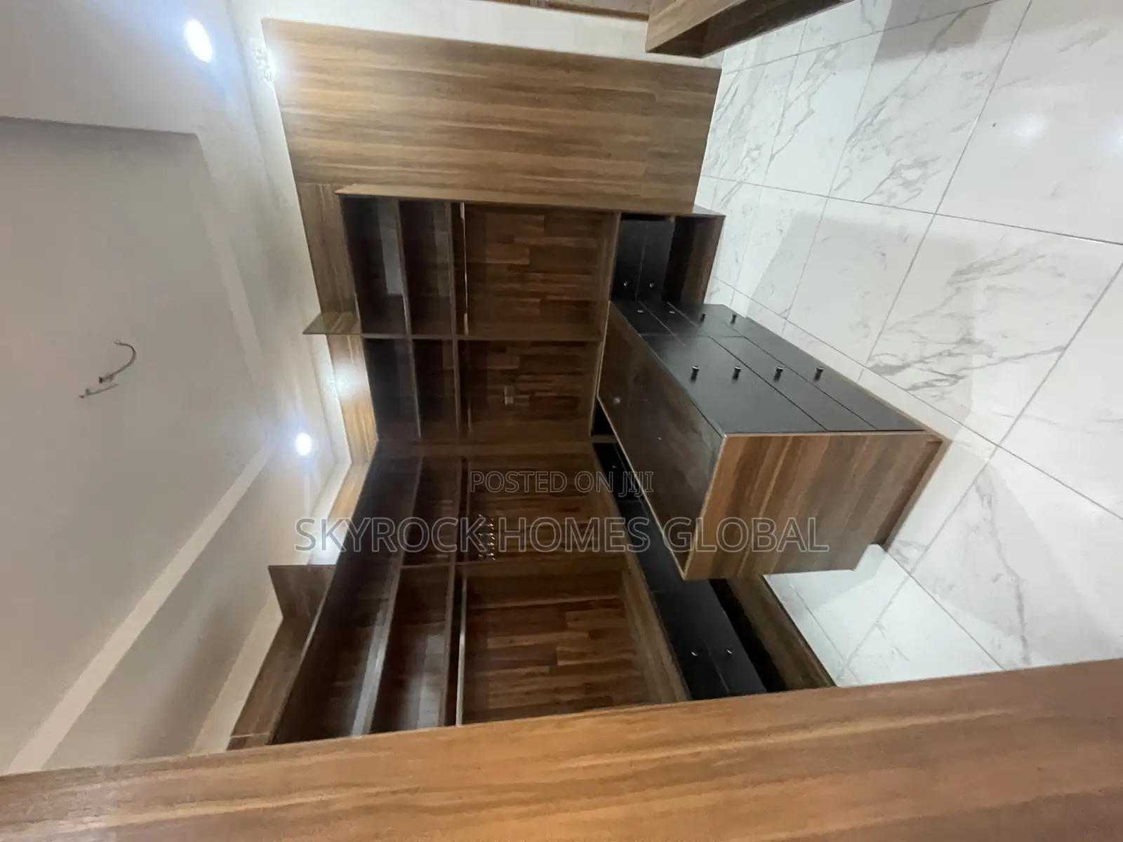 3bdrm Duplex in Agungi for rent in Agungi