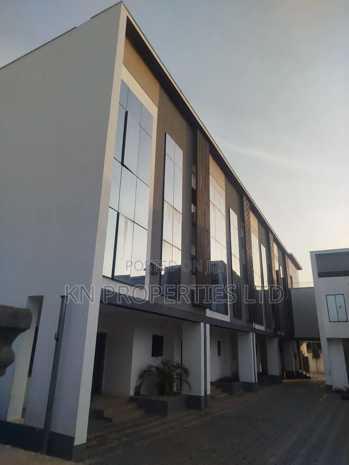 4bdrm Townhouse / Terrace in Wuye for rent in Wuye