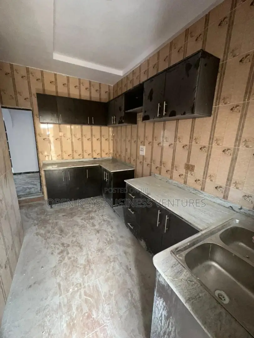 Furnished 3bdrm Block of Flats in Agara Estate, Akala Express for sale in Akala Express