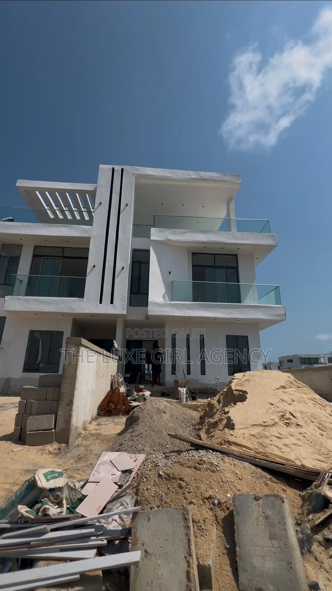 5bdrm Duplex in Ikate for sale in Ikate