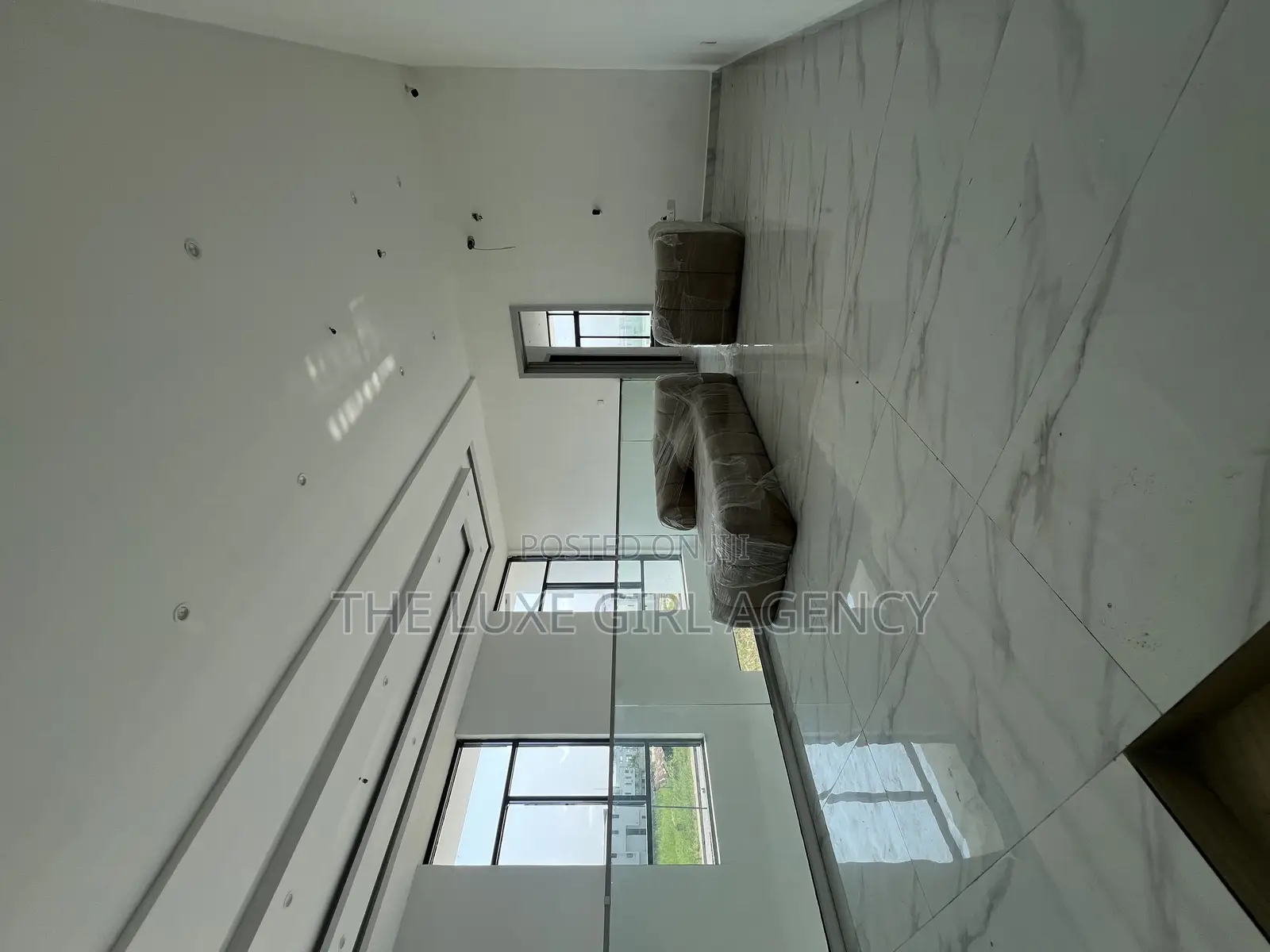 5bdrm Duplex in Ikate for sale in Ikate