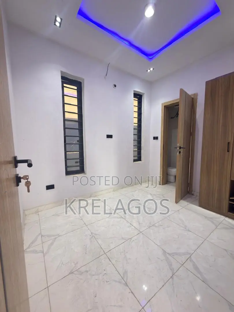 4bdrm Duplex in Orchid, Chevron for sale in Chevron