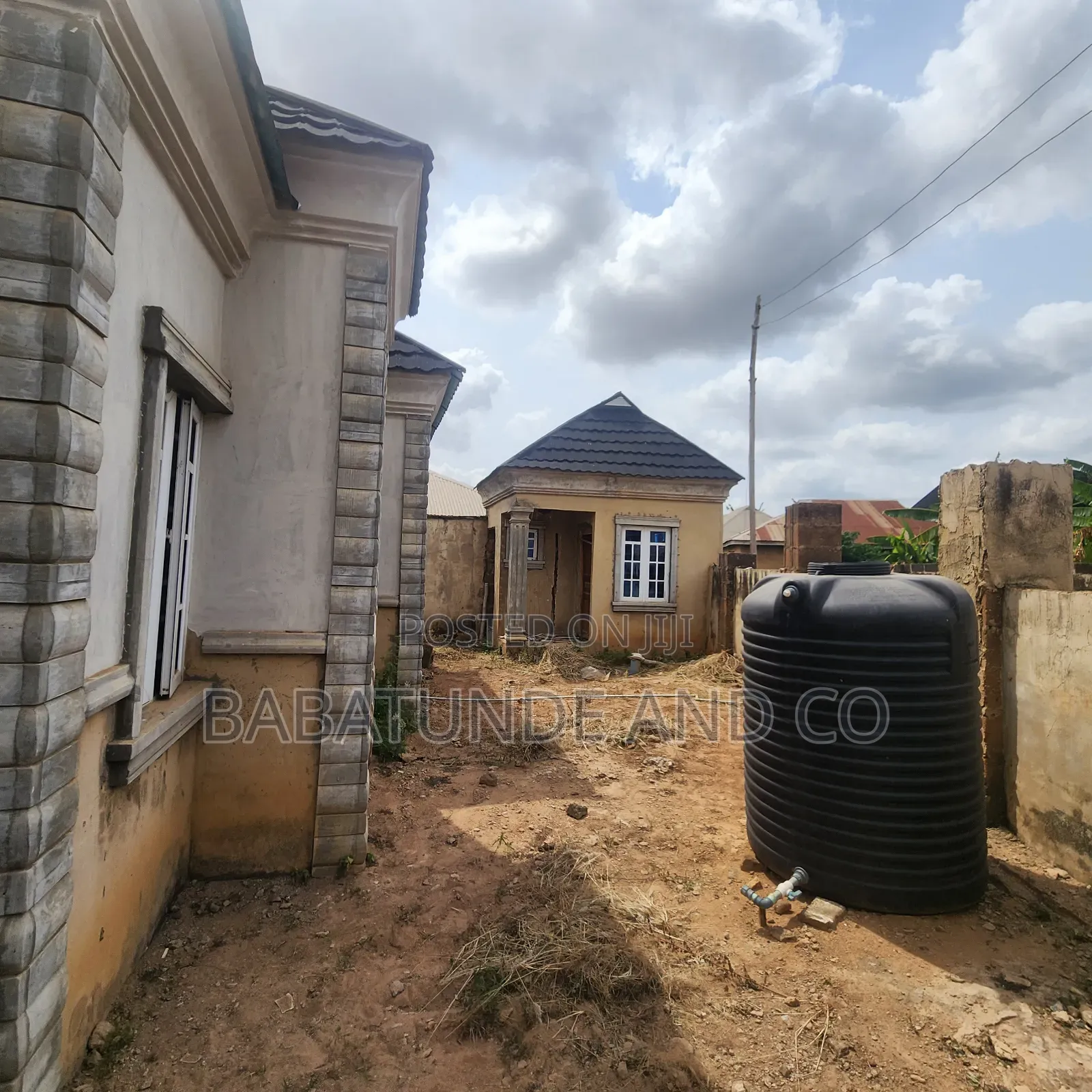 4bdrm Block of Flats in Akala Express for sale in Akala Express