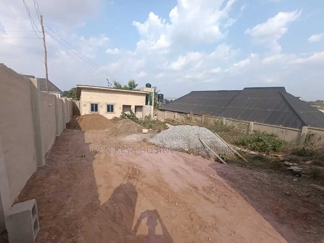 2bdrm Bungalow in Elebu, Akala Express for sale in Akala Express