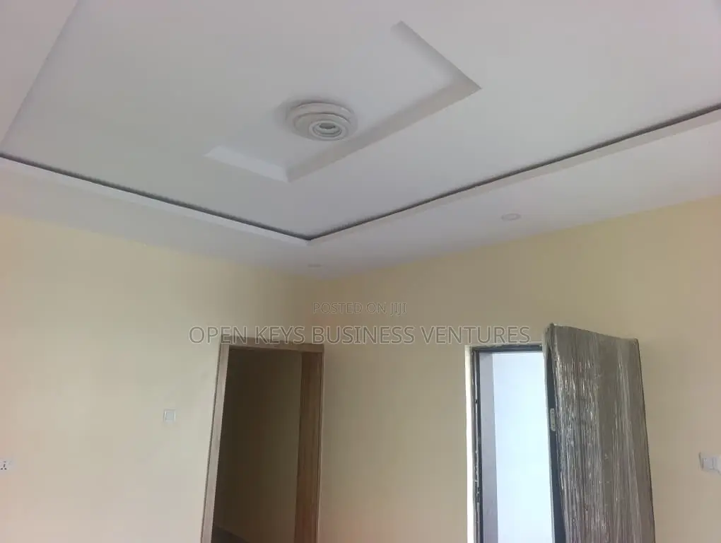 2bdrm Apartment in Adeosun Est, Akobo for rent in Akobo
