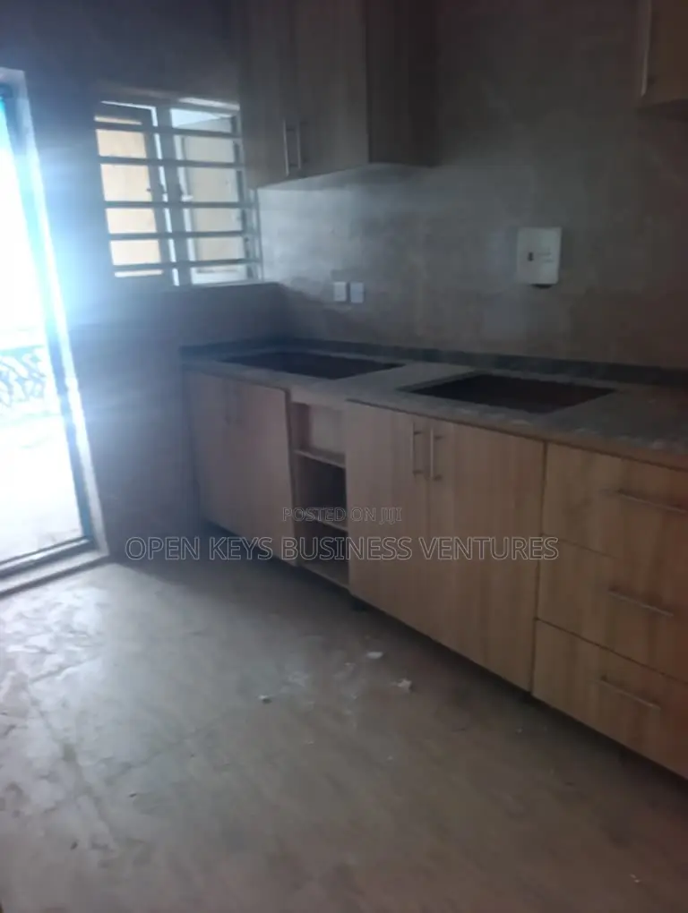 2bdrm Apartment in Adeosun Est, Akobo for rent in Akobo