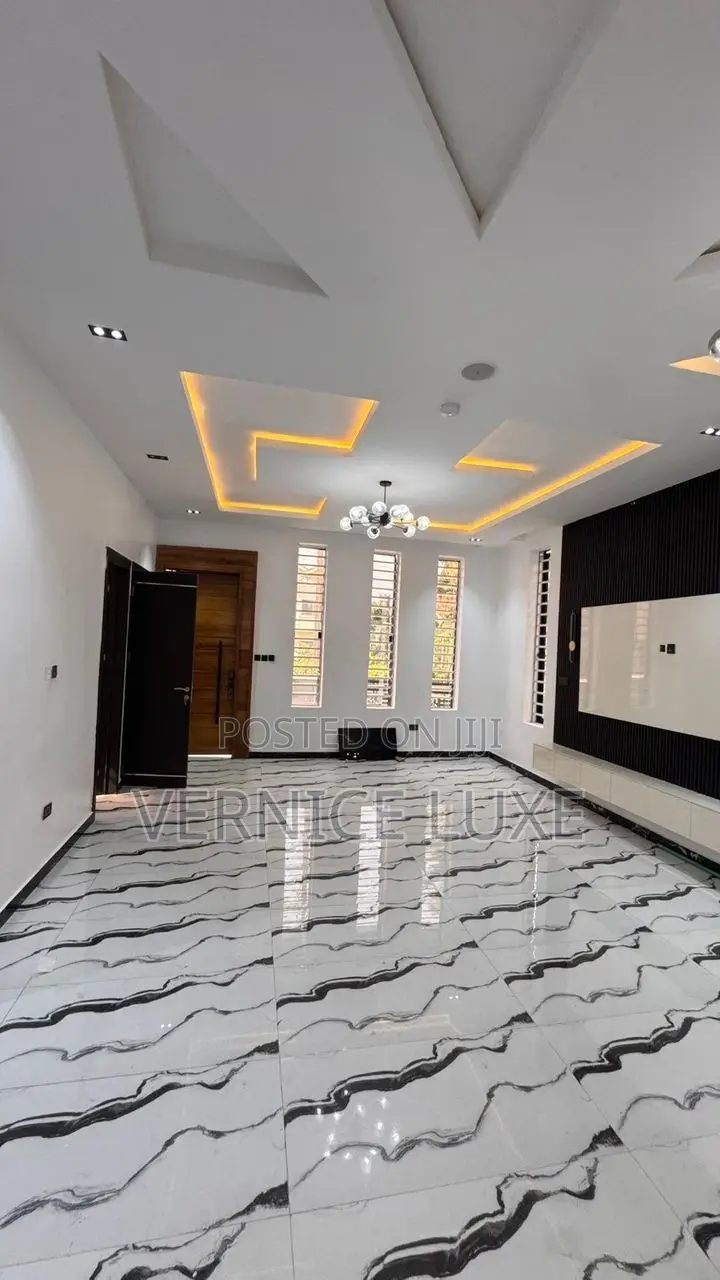4bdrm Duplex in Emperor Estate, Sangotedo for sale in Sangotedo