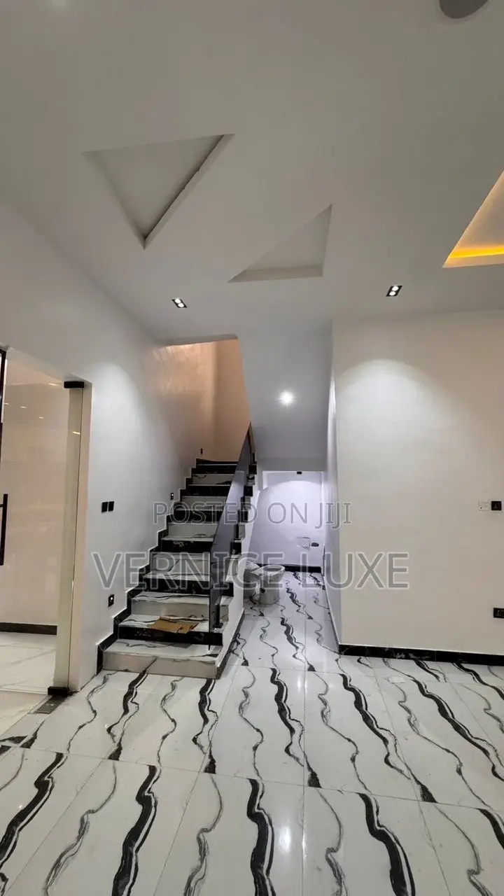 4bdrm Duplex in Emperor Estate, Sangotedo for sale in Sangotedo