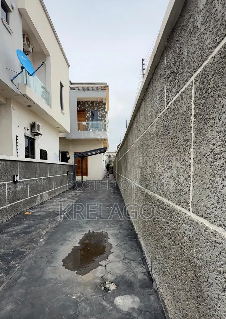 4bdrm Duplex in Orchid, Chevron for rent in Chevron