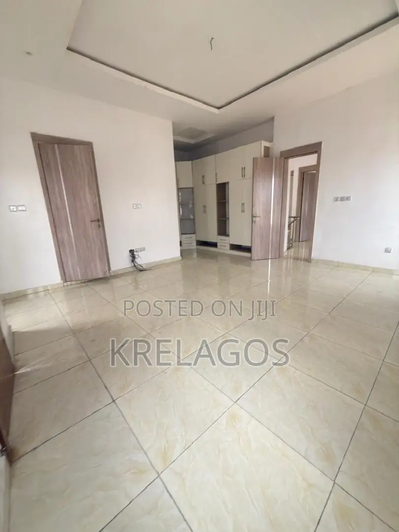 4bdrm Duplex in Orchid, Chevron for rent in Chevron