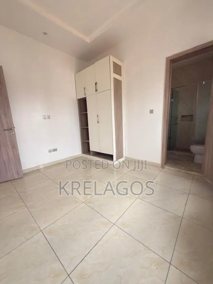 4bdrm Duplex in Orchid, Chevron for rent in Chevron