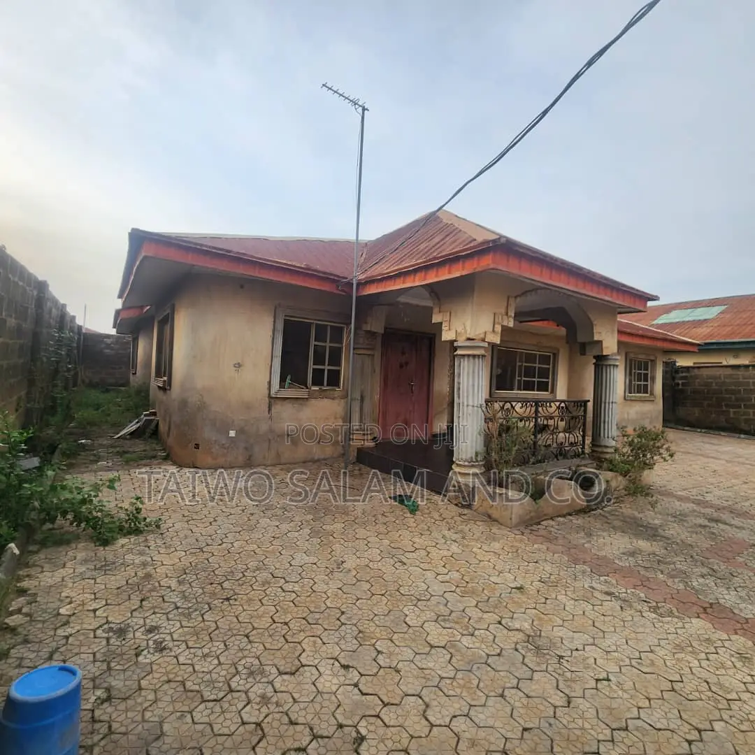 4bdrm Bungalow in Akobo for sale in Akobo