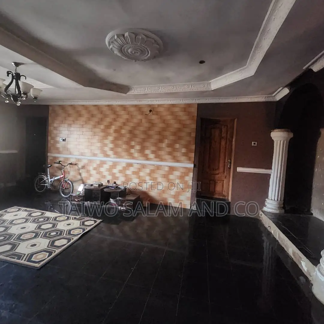 4bdrm Bungalow in Akobo for sale in Akobo