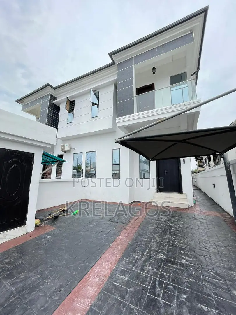 4bdrm Duplex in Chevron for rent in Chevron