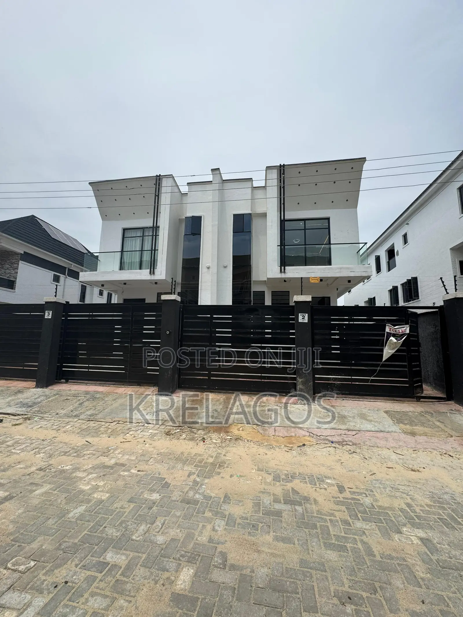 4bdrm Duplex in Chevron for rent in Chevron