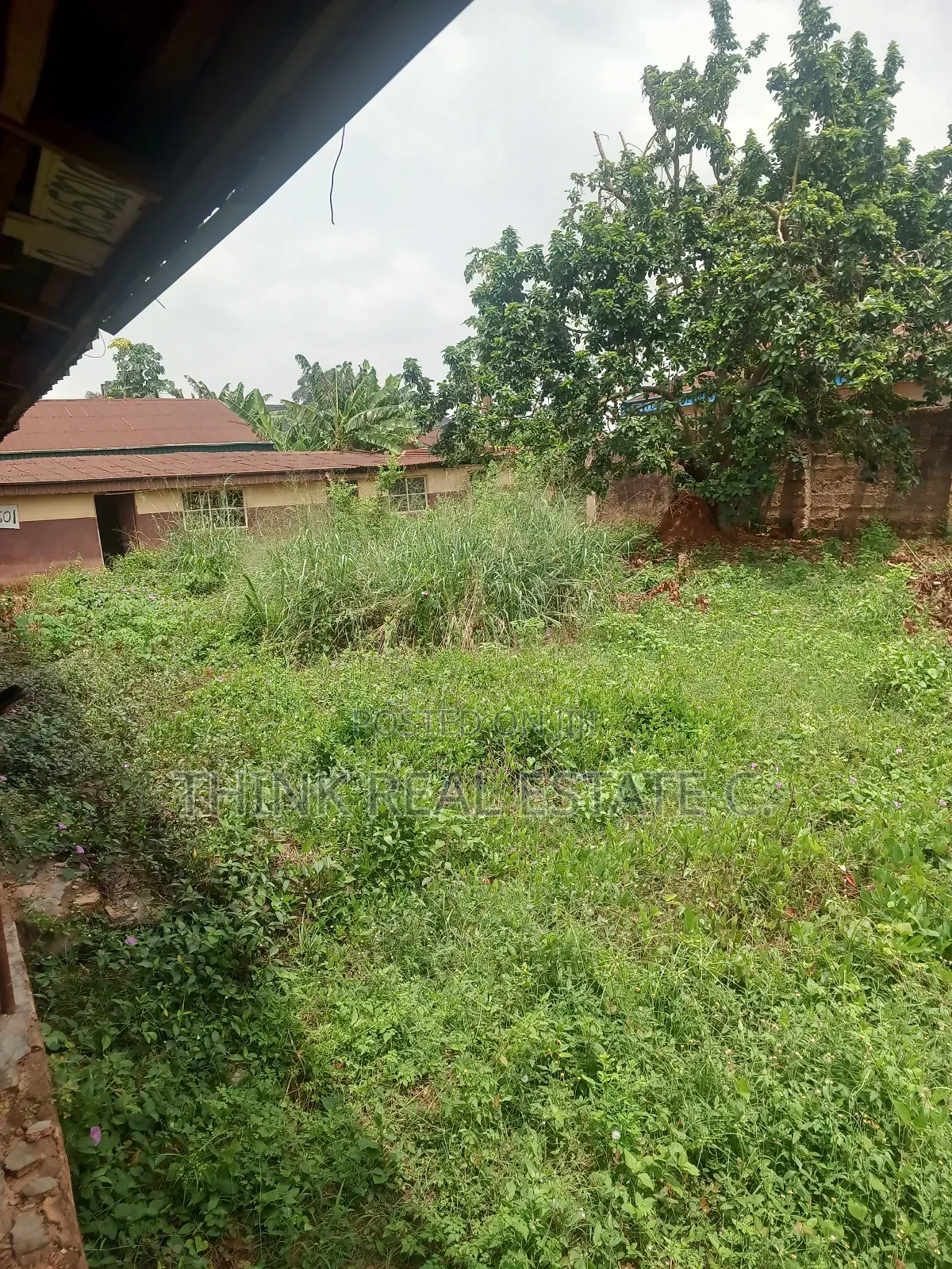 100/100 at Urora,Aduwawa Close to the Tarred Road for Sale in Benin City