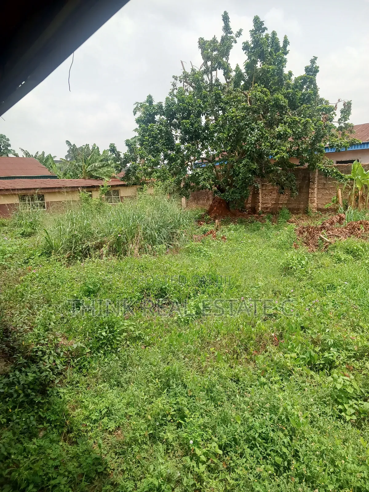 100/100 at Urora,Aduwawa Close to the Tarred Road for Sale in Benin City