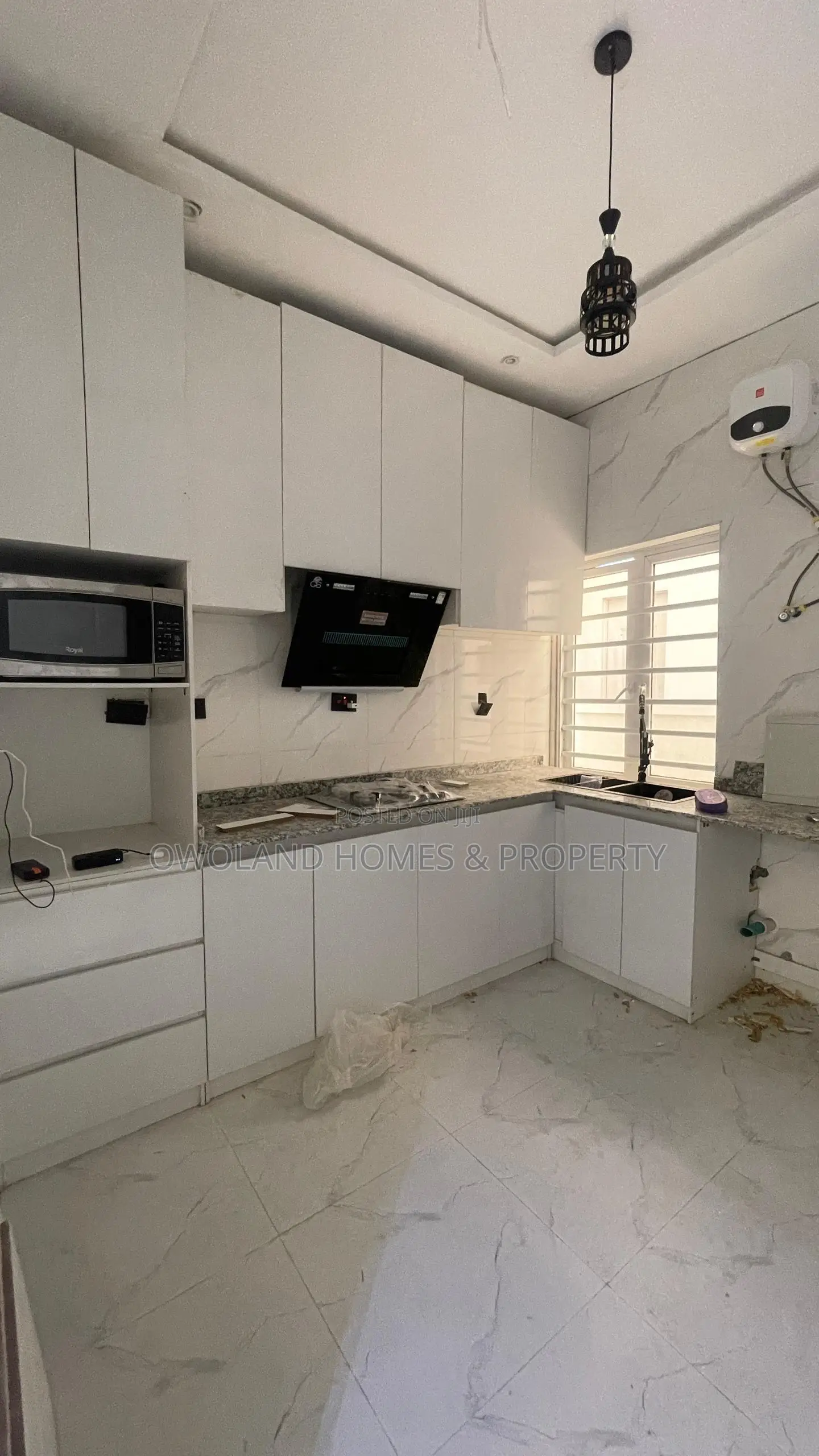 4bdrm Duplex in Ikota for sale in Ikota