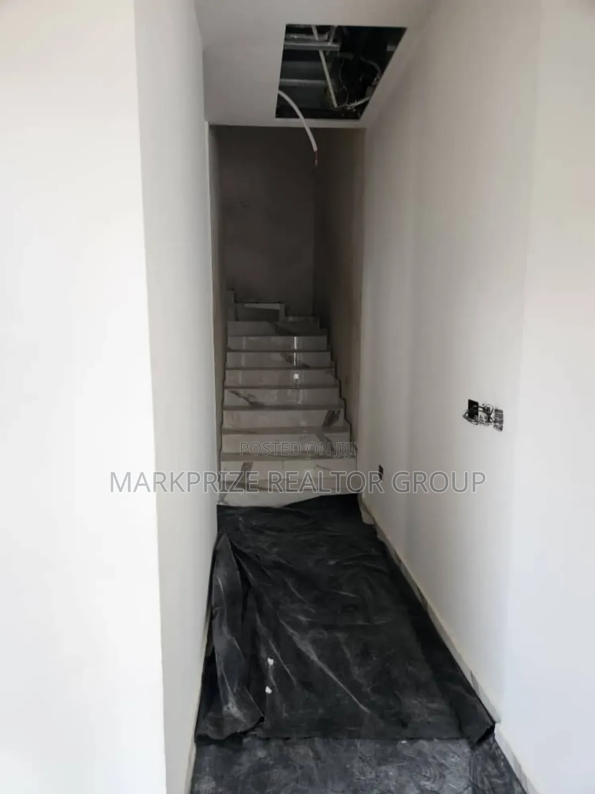 Furnished 5bdrm Duplex in Banana Island Estate for sale in Banana Island