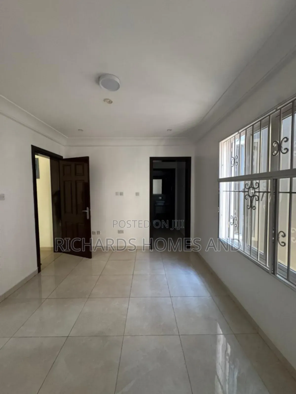 5bdrm Duplex in Banana for rent in Banana Island