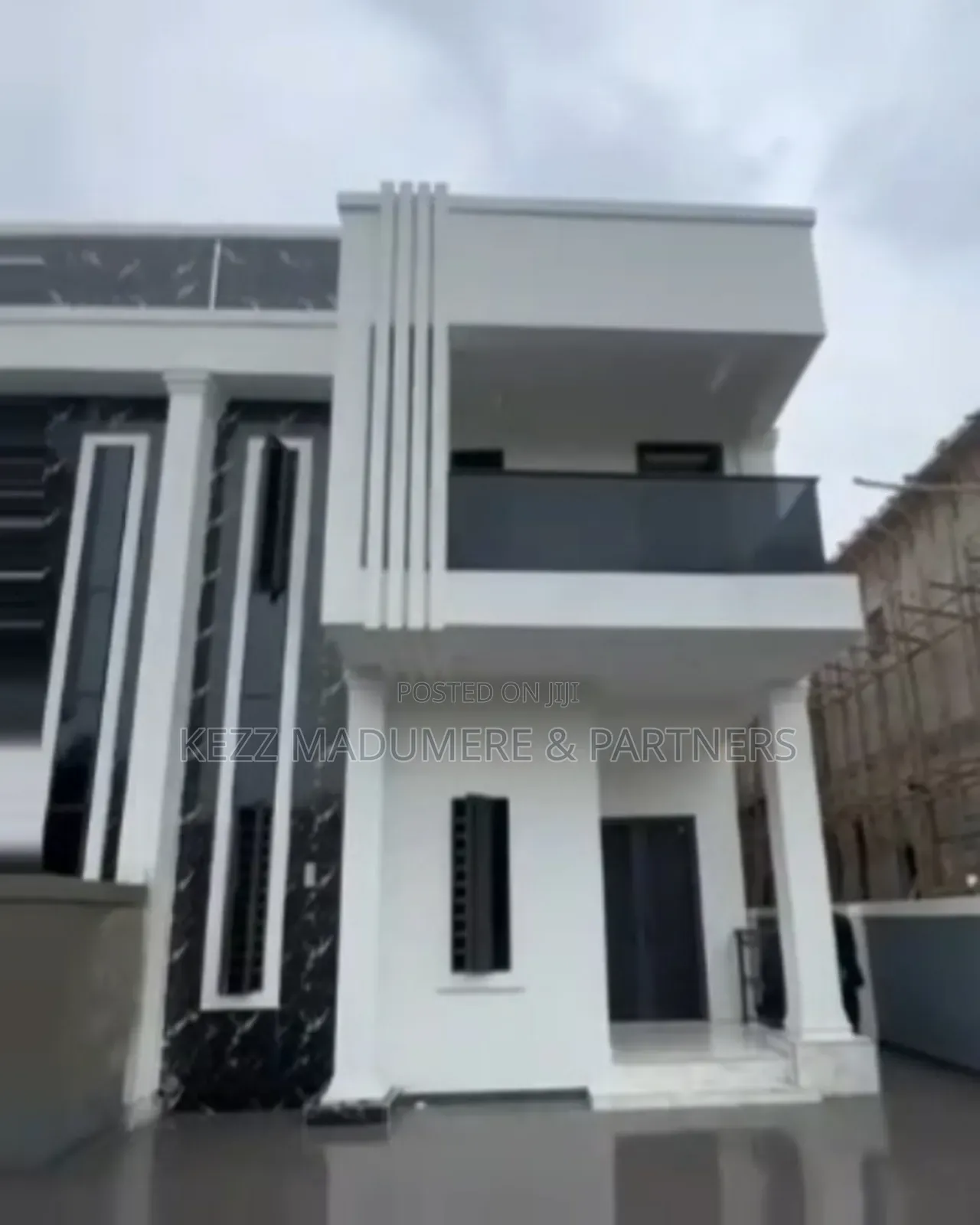 4bdrm Duplex in Eneka Eliozu Link for sale in Eneka