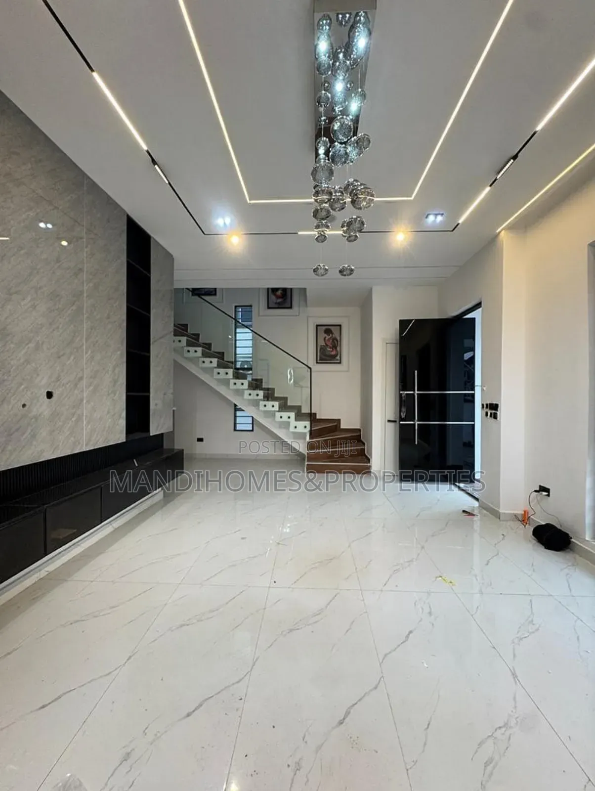 5bdrm Duplex in Ikota for sale in Ikota