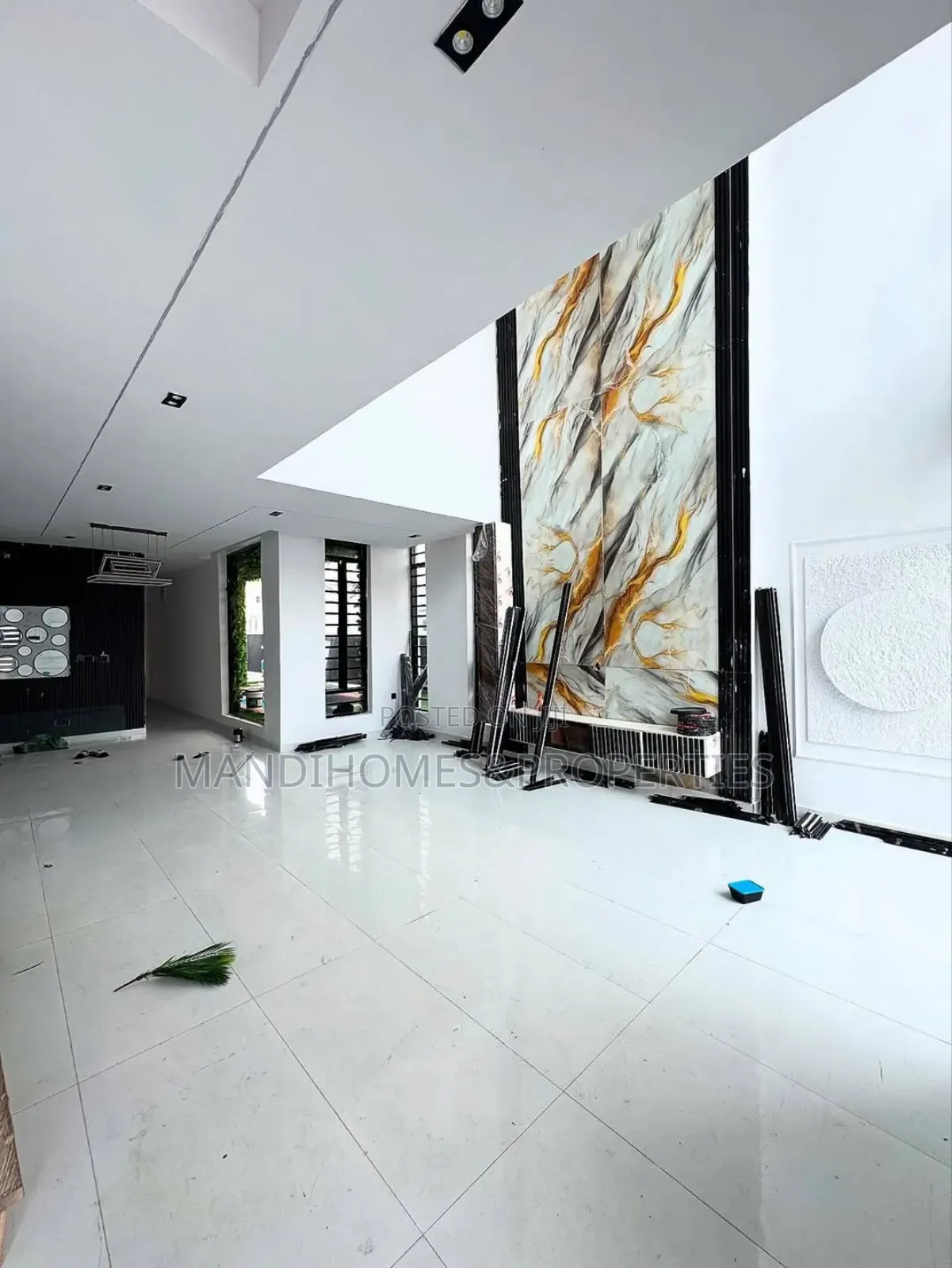 5bdrm Duplex in Ikota for sale in Ikota