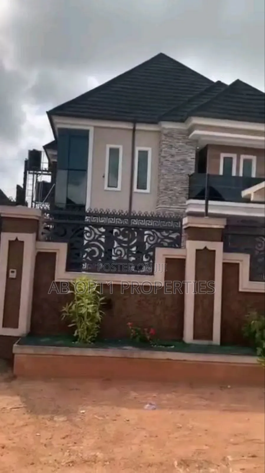 4bdrm Duplex in Okhoromi, Airport Rd, Benin City for sale in Benin City