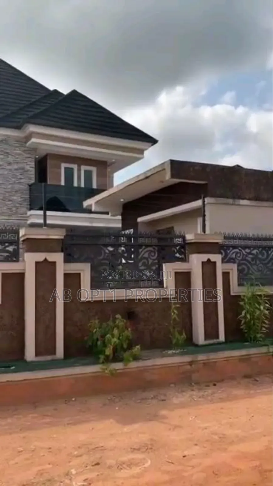 4bdrm Duplex in Okhoromi, Airport Rd, Benin City for sale in Benin City