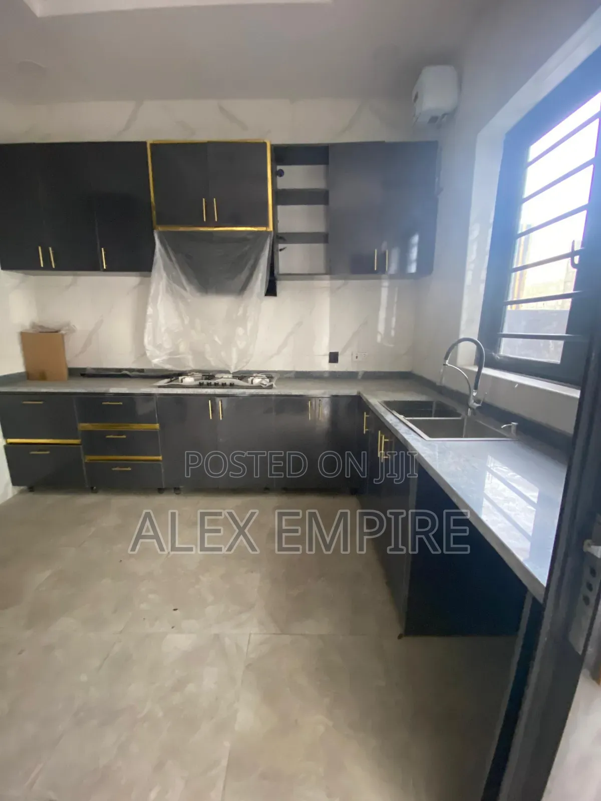 5bdrm Duplex in Ago Palace for sale in Ago Palace