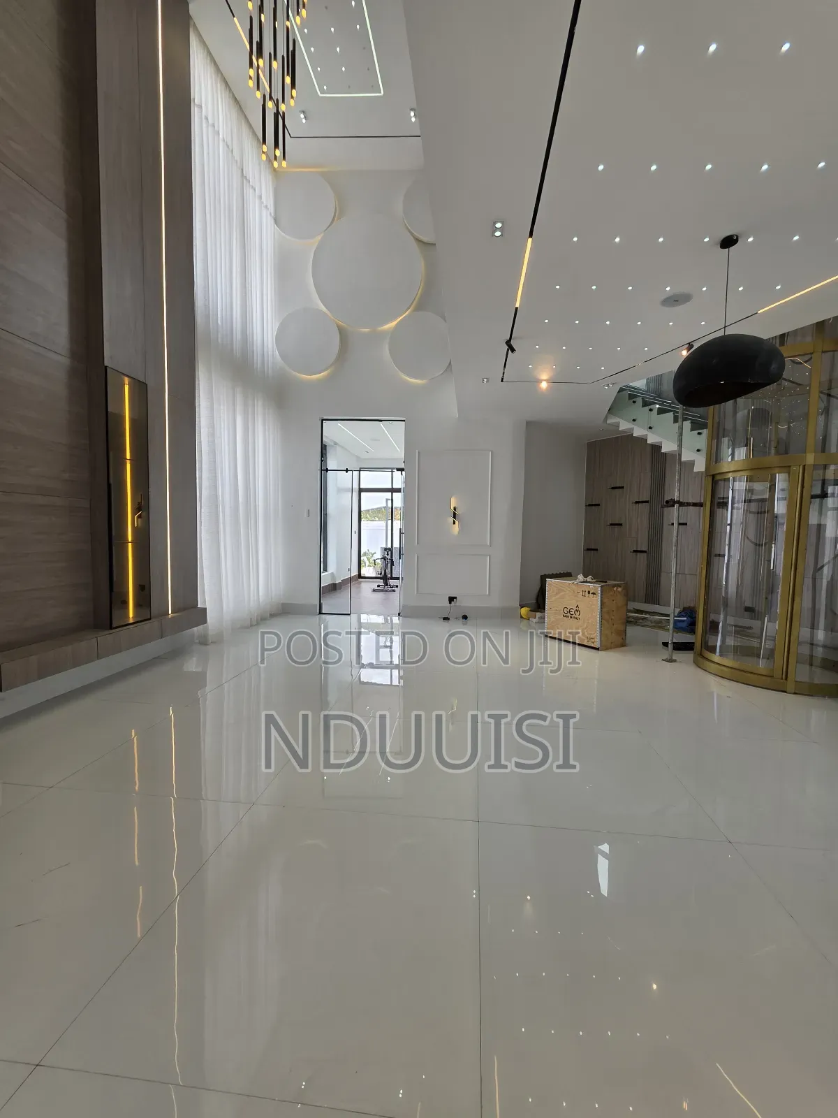 5bdrm Duplex in Chevron for sale in Chevron