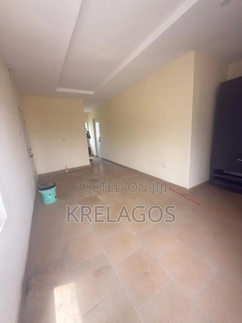 1bdrm Duplex in Chevron for sale in Chevron