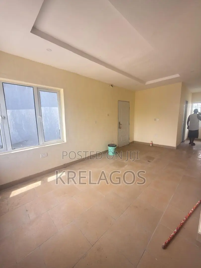 1bdrm Duplex in Chevron for sale in Chevron