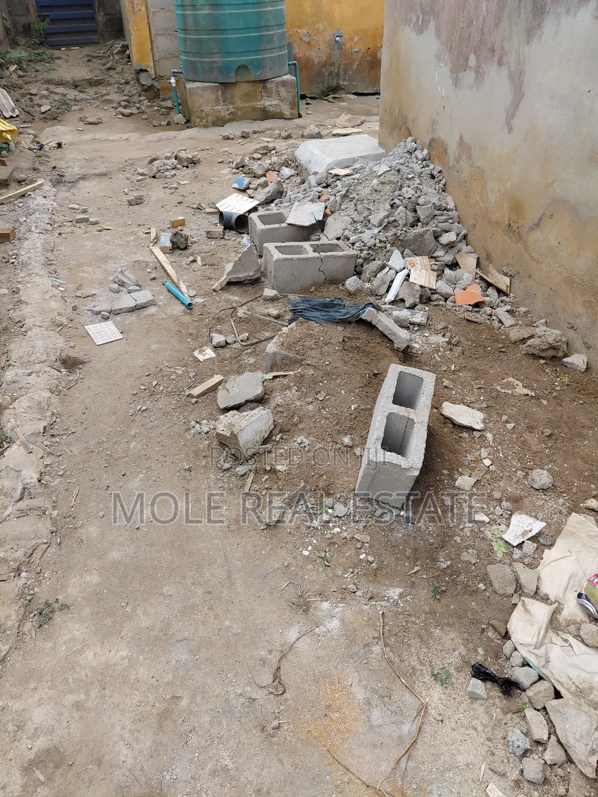 10 Acers of Water Front Land 4 Sale Ikorodu Maidijuin in Ita Oluwo