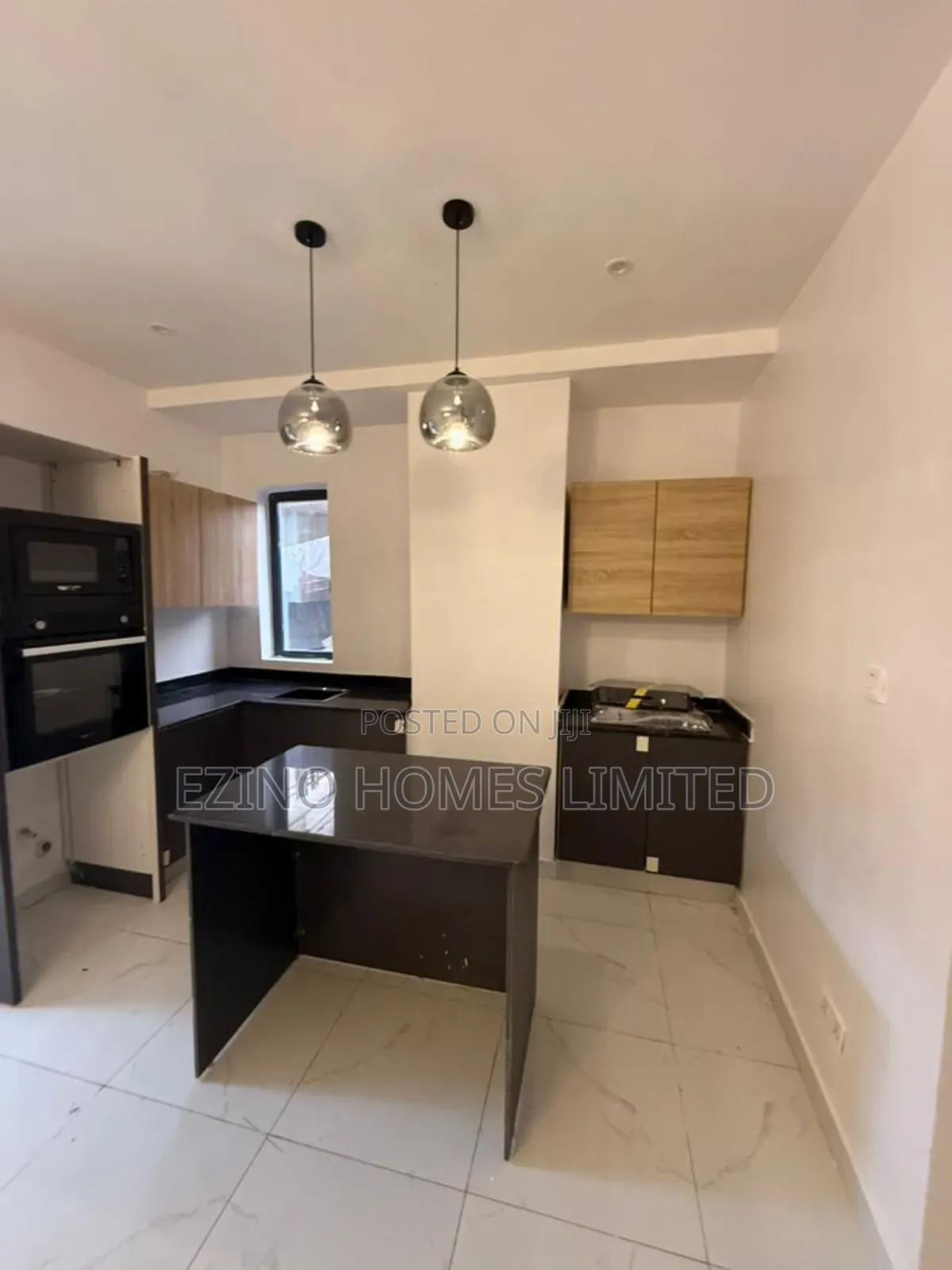 Fastest Fingers – 1 Bedroom Apartment Distress Sale, Lekki Phase 1 in Lagos Island (Eko)