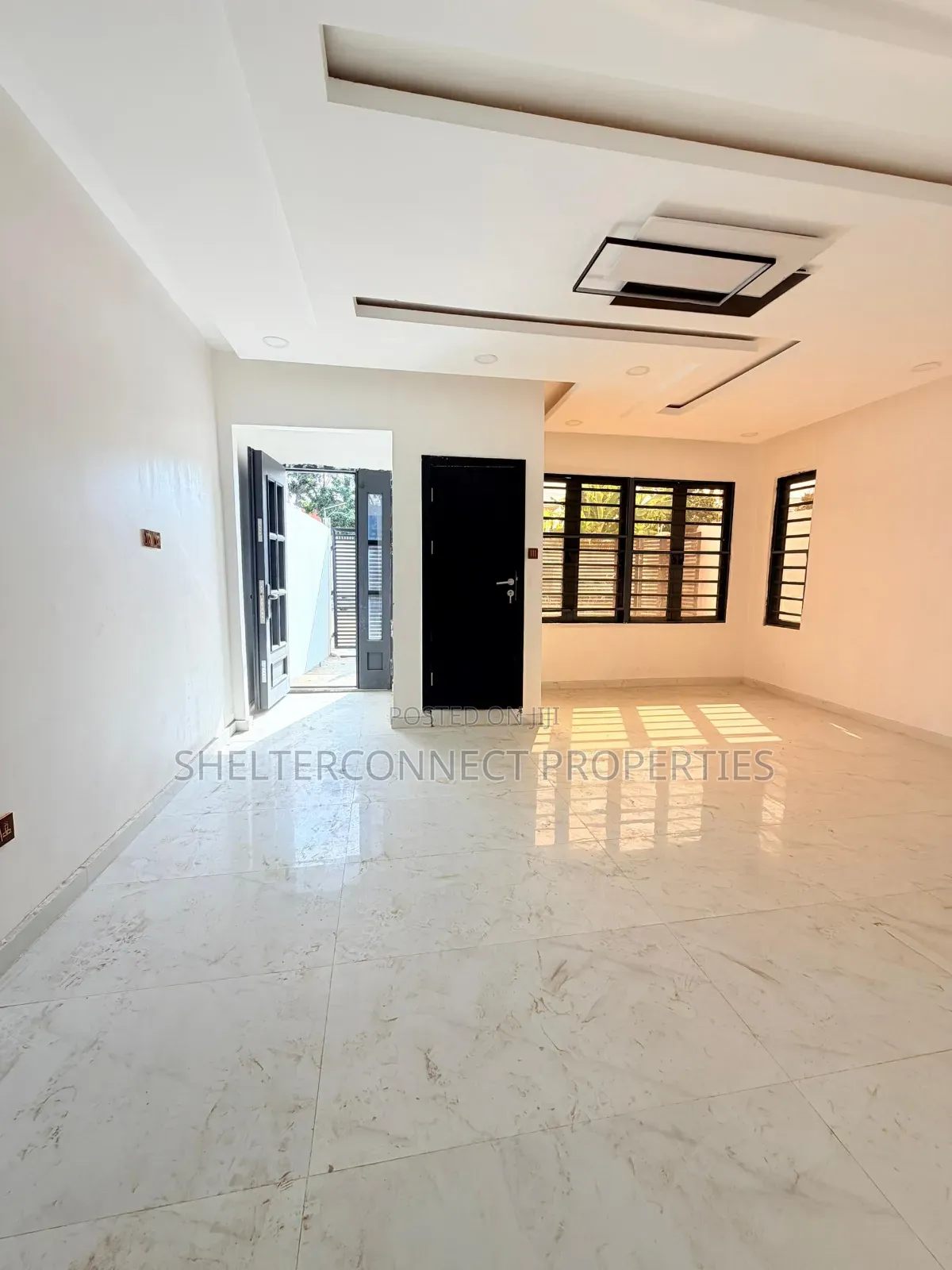 5bdrm Duplex in Anthony Village for sale in Anthony Village