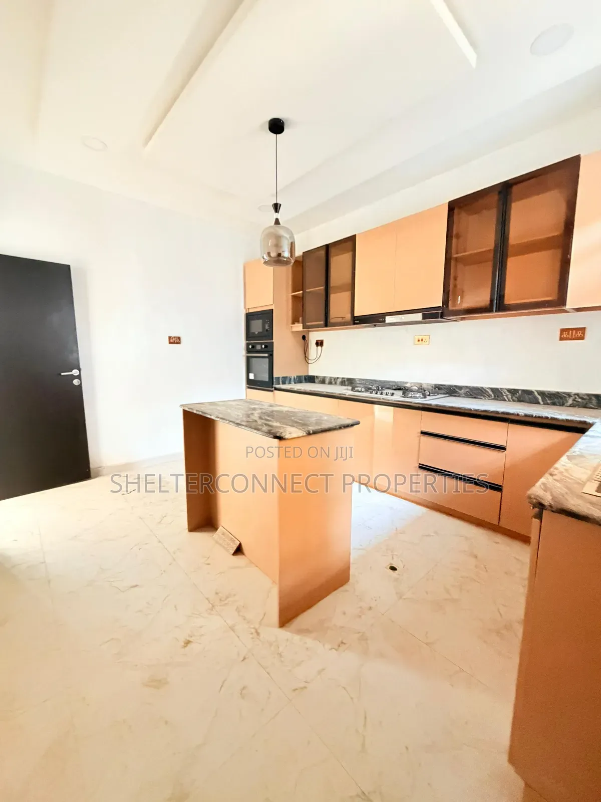 5bdrm Duplex in Anthony Village for sale in Anthony Village