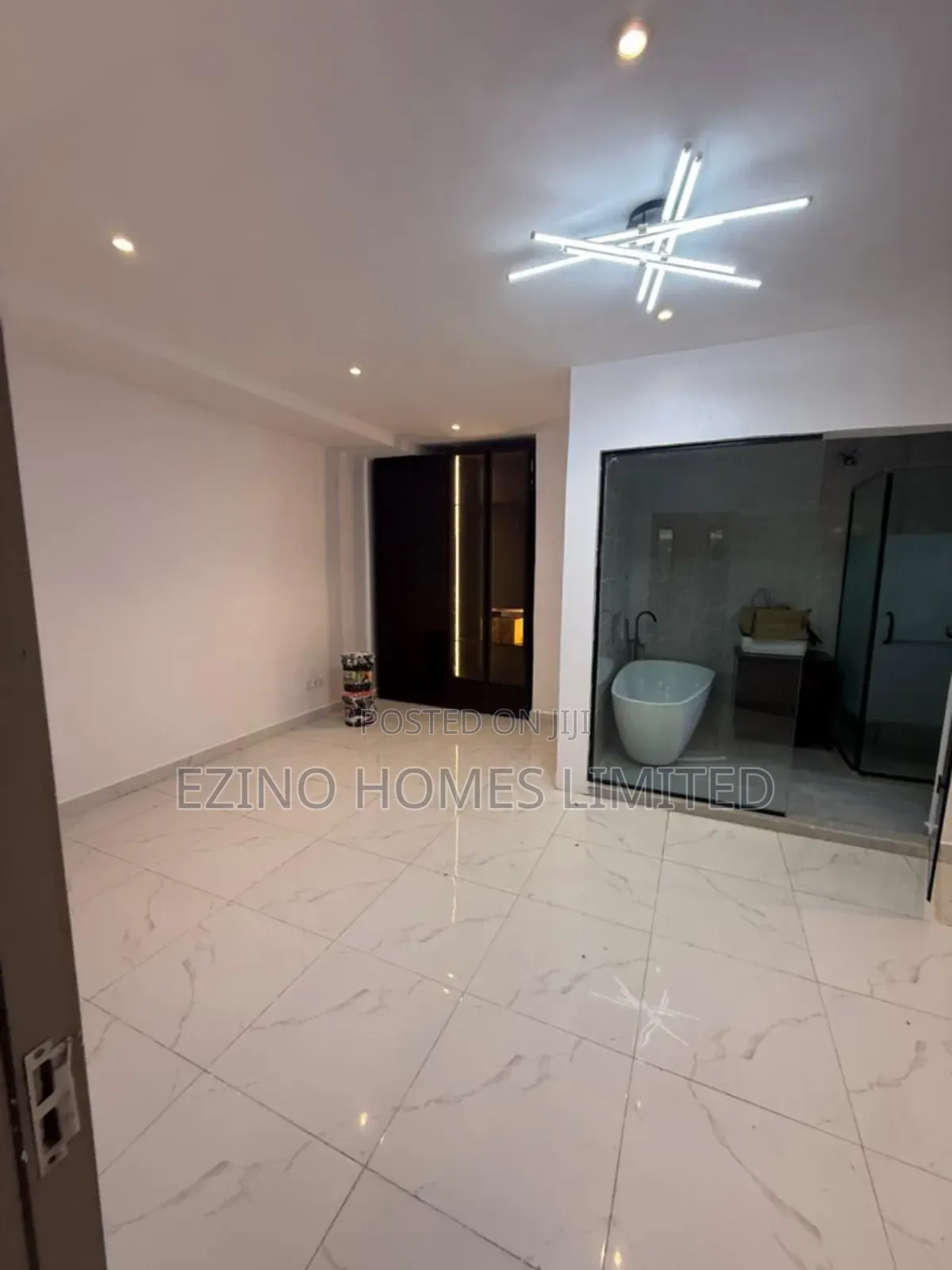 Fastest Fingers – 1 Bedroom Apartment Distress Sale, Lekki Phase 1 in Lagos Island (Eko)