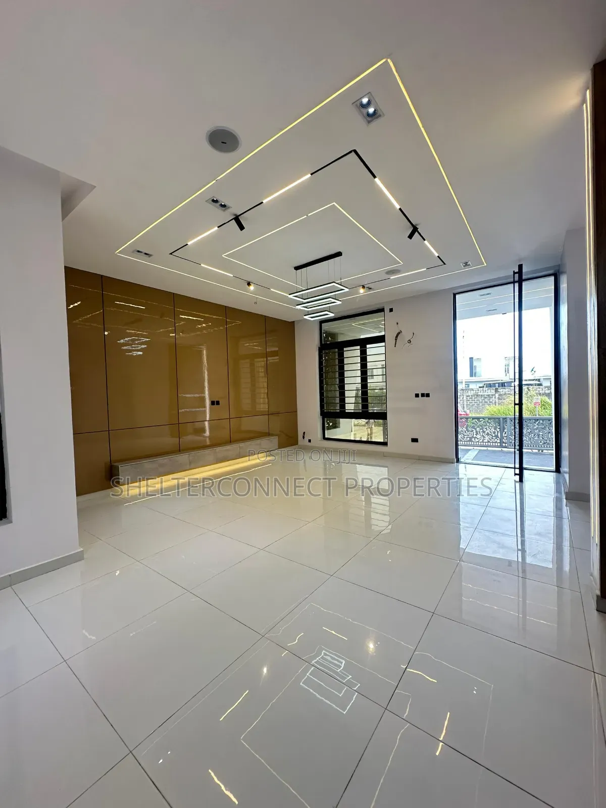 5bdrm Duplex in Off Lekki-Epe Expressway for sale in Off Lekki-Epe Expressway
