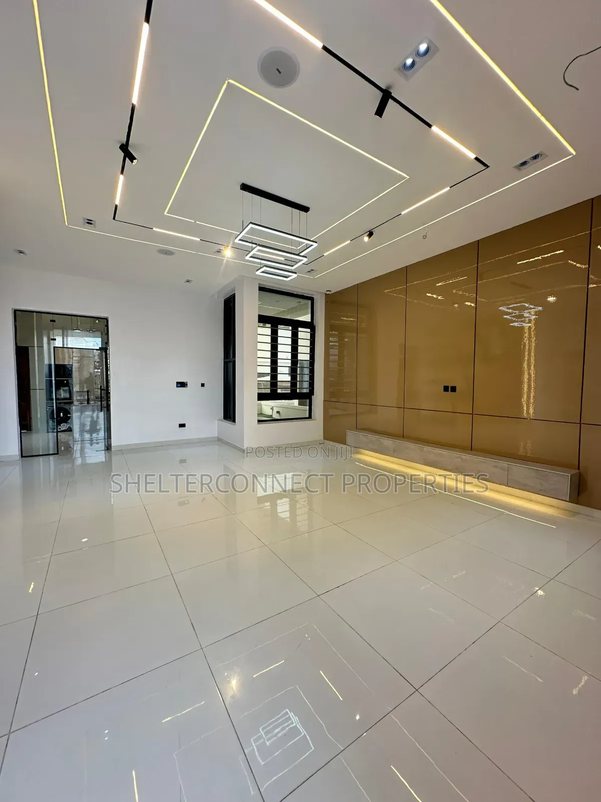 5bdrm Duplex in Off Lekki-Epe Expressway for sale in Off Lekki-Epe Expressway