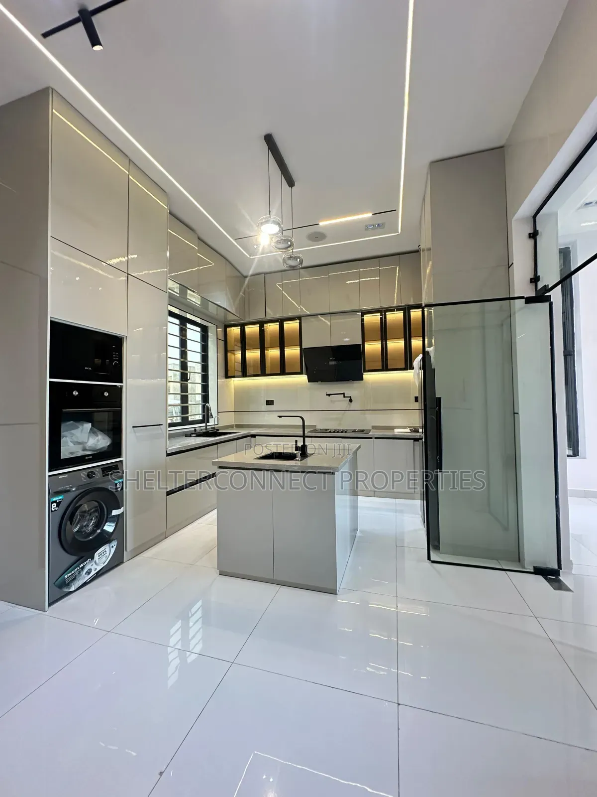 5bdrm Duplex in Off Lekki-Epe Expressway for sale in Off Lekki-Epe Expressway