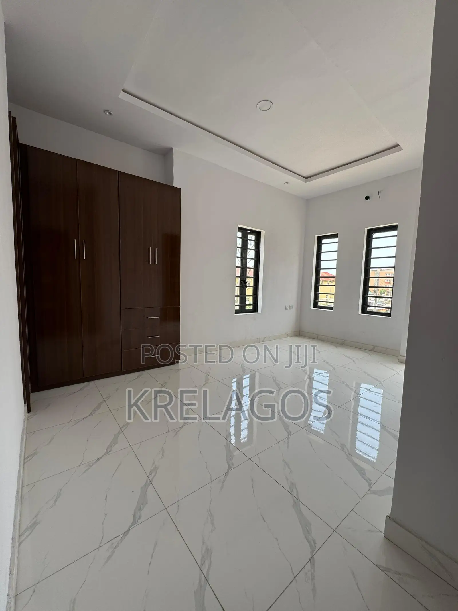 3bdrm Duplex in Ikota for sale in Ikota