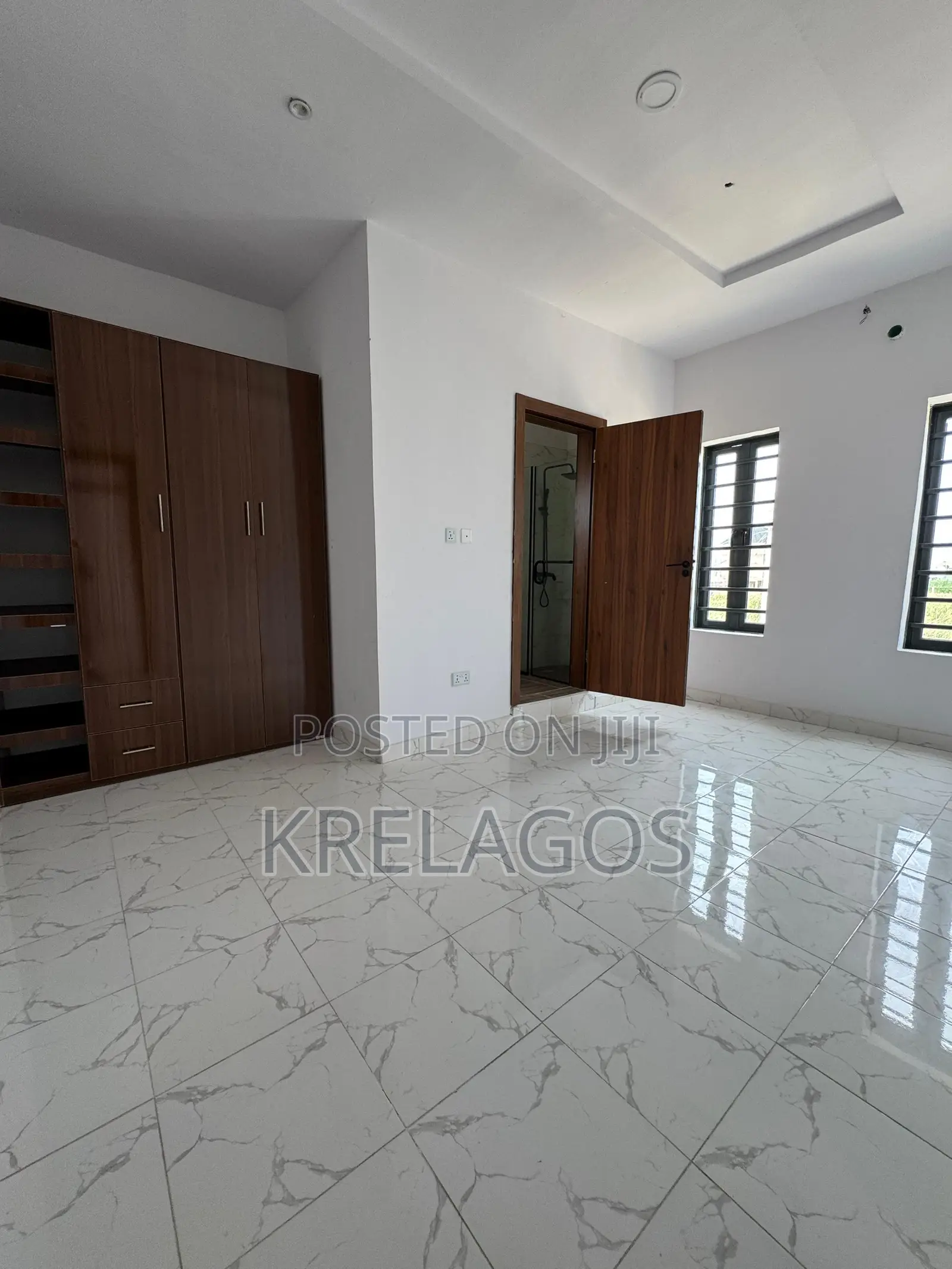 3bdrm Duplex in Ikota for sale in Ikota