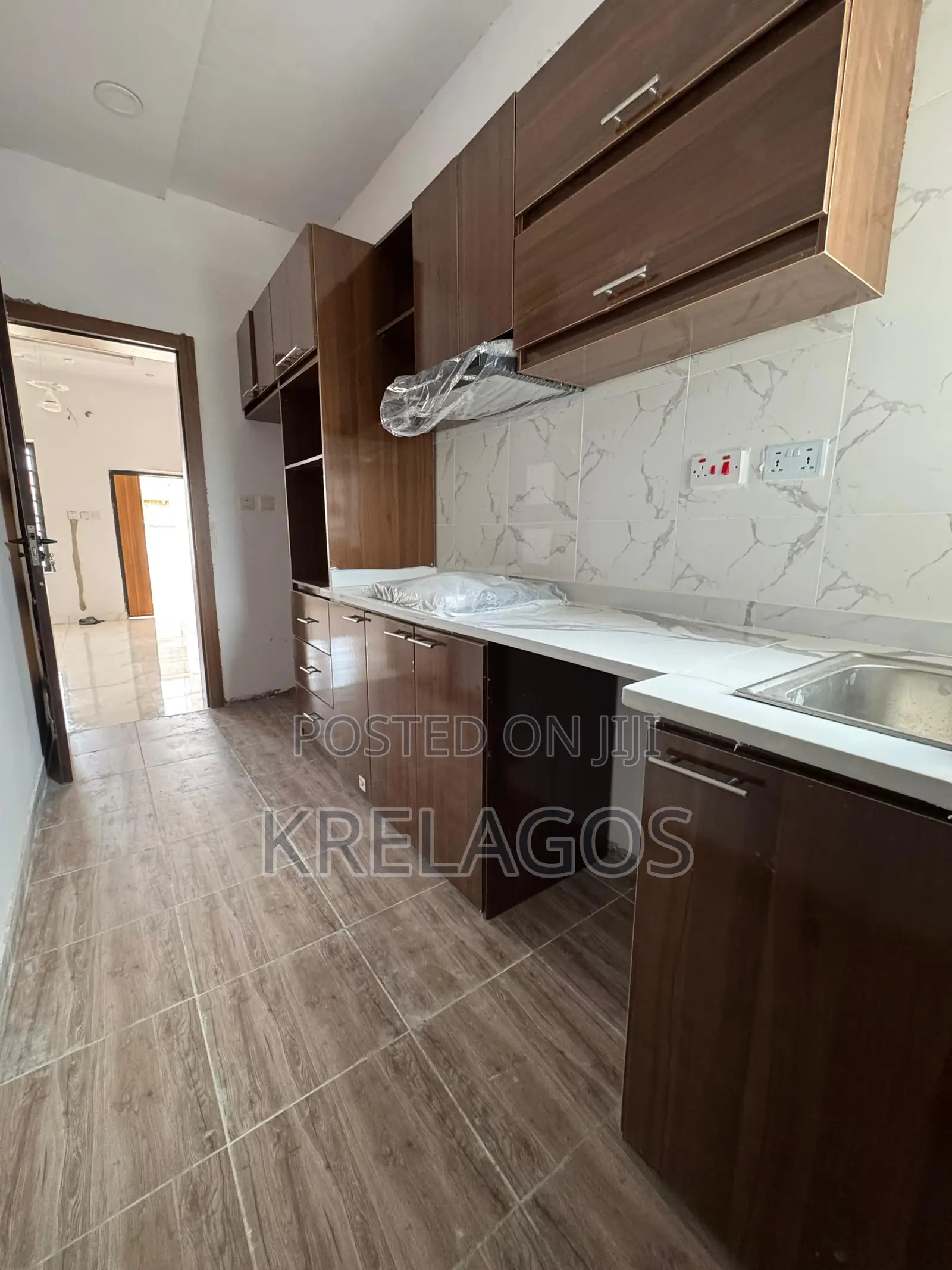 3bdrm Duplex in Ikota for sale in Ikota