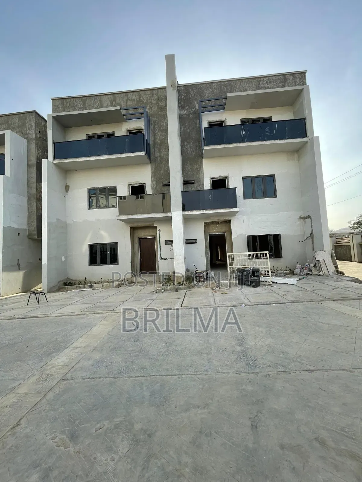 5bdrm Duplex in Jahi for sale in Jahi